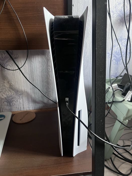 Playstation 5,  2 джойстика