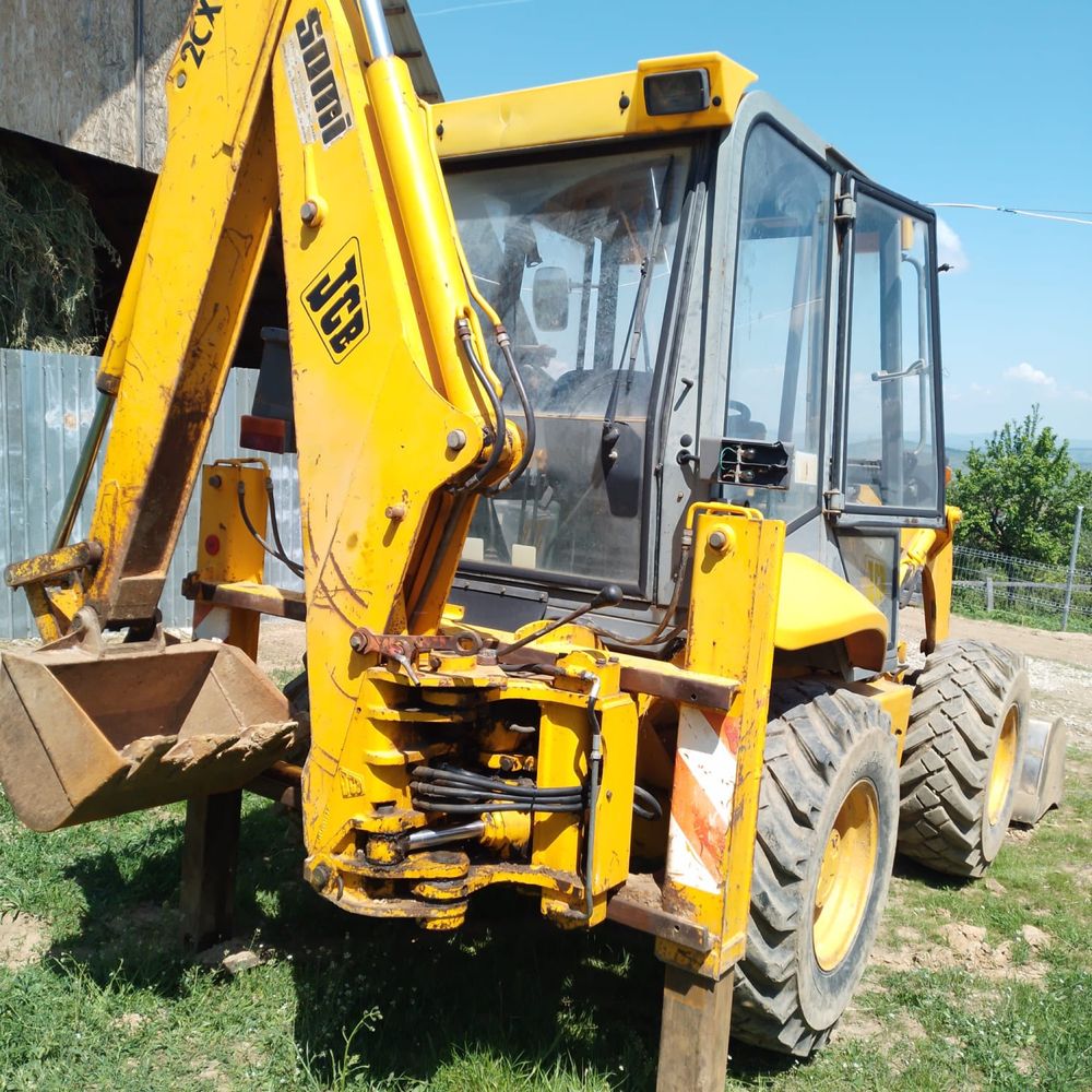 Buldoexcavator JCB 2CX