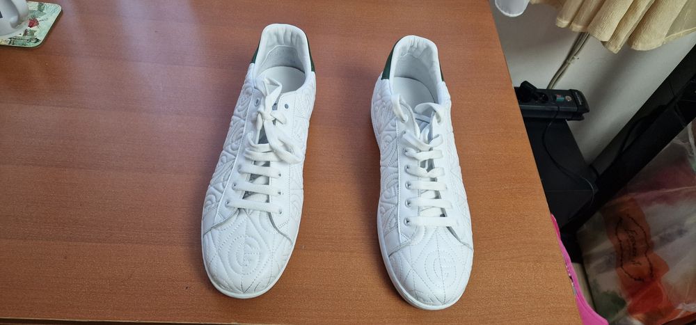 Vand pantofi sport numarul 48