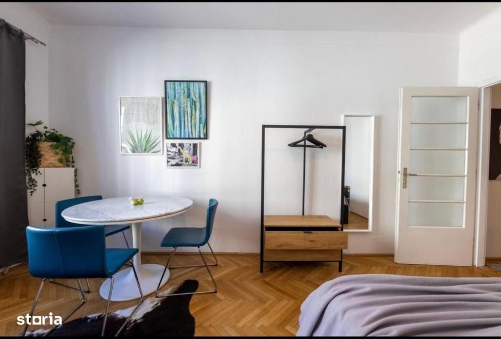 Garsoniera- zona superba, decomandata