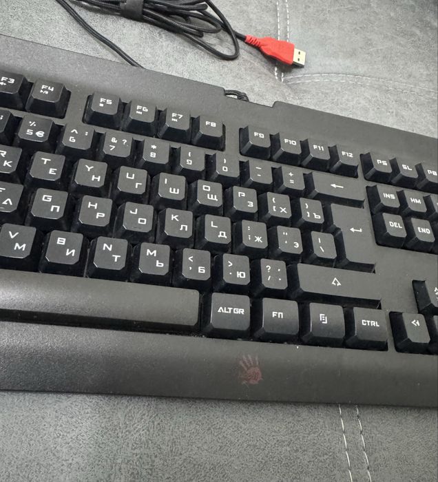 Bloody BI20N игровая клавиатура + игровая мышка