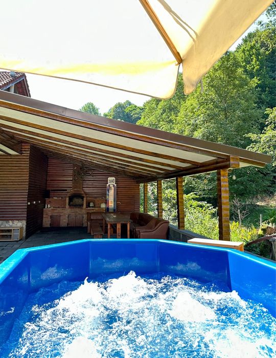 Cabana de inchiriat