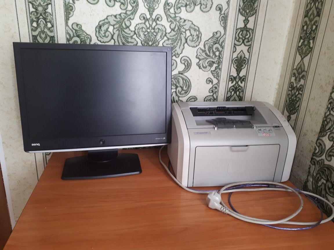Продается монитор  компьютера и принтер