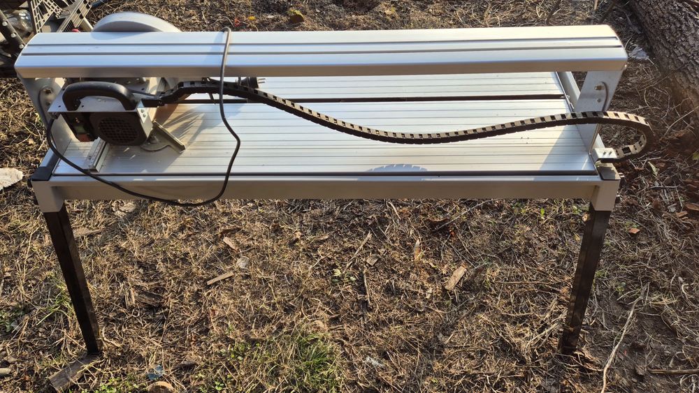 Vând masina tăiat gresie cu apa