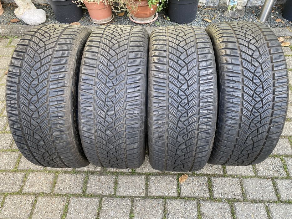 Anvelope iarna 235 45 18 98V XL Goodyear ultragrip performance