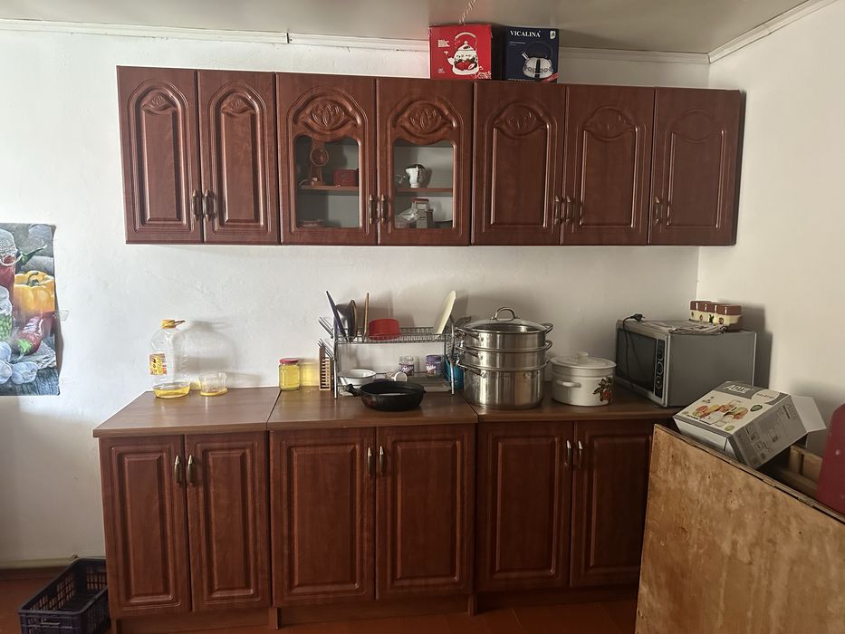 Продам кухонный мебель по договорной цене