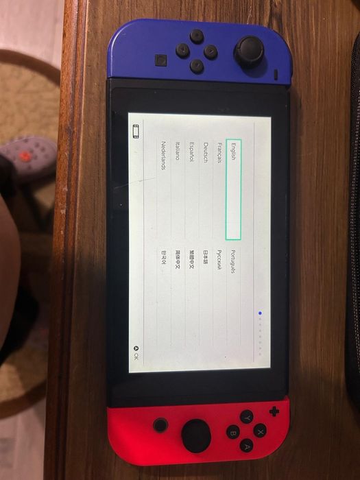 Nintendo Switch + Accesorii (Vând Doar în Constanța)