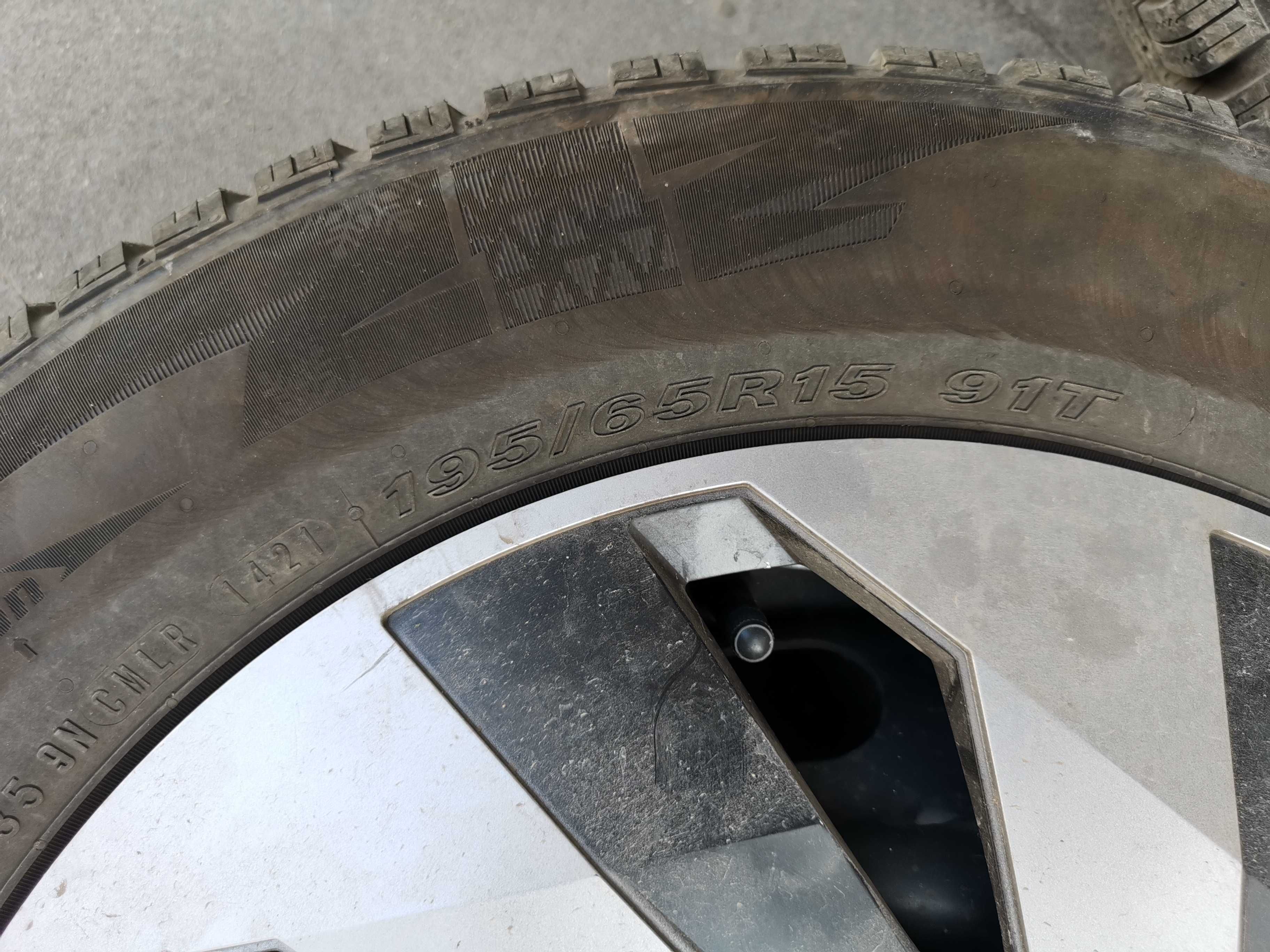 15" ЧИФТ НОВИ Зимни Гуми с джанти NEXEN - Рено,Пежо Ситроен 195/65 R15
