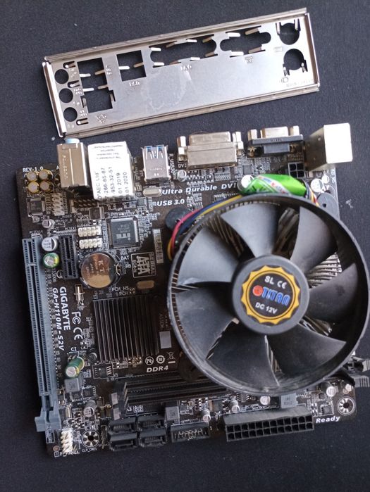 Материнская плата Gigabyte H110M-S2V + процессор i5-7500 + кулер