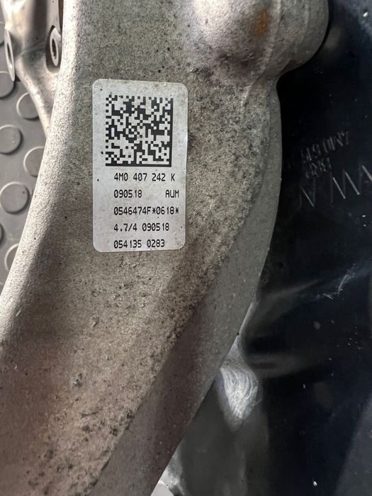 Fuzeta Dreapta Fata OEM Audi Q7 Q8 Porsche Cayenne Urus