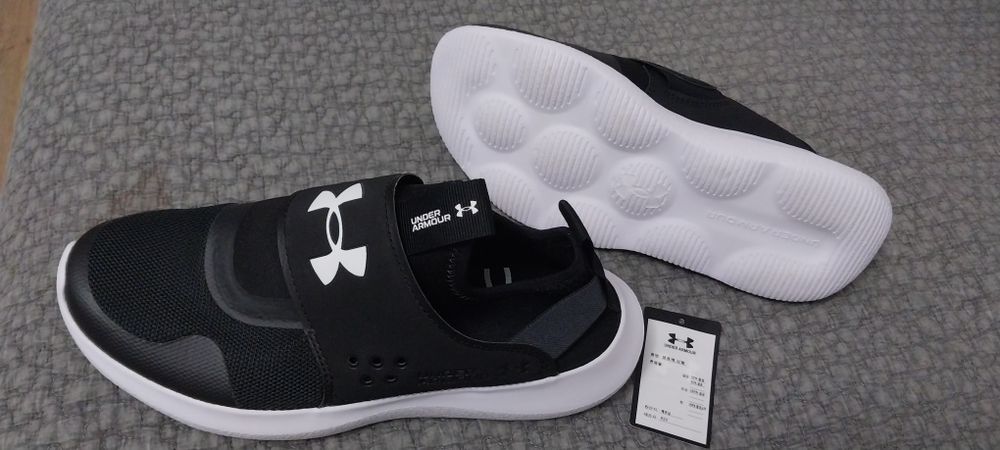 Красовки спортивные новые  привезли из кореи