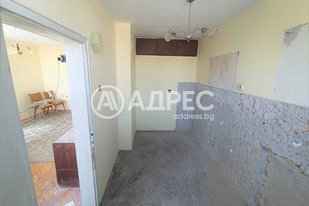 Продава се Тристаен апартамент в Разград, Център - 88 кв.м за 1130 €/кв.м - Снимка #8