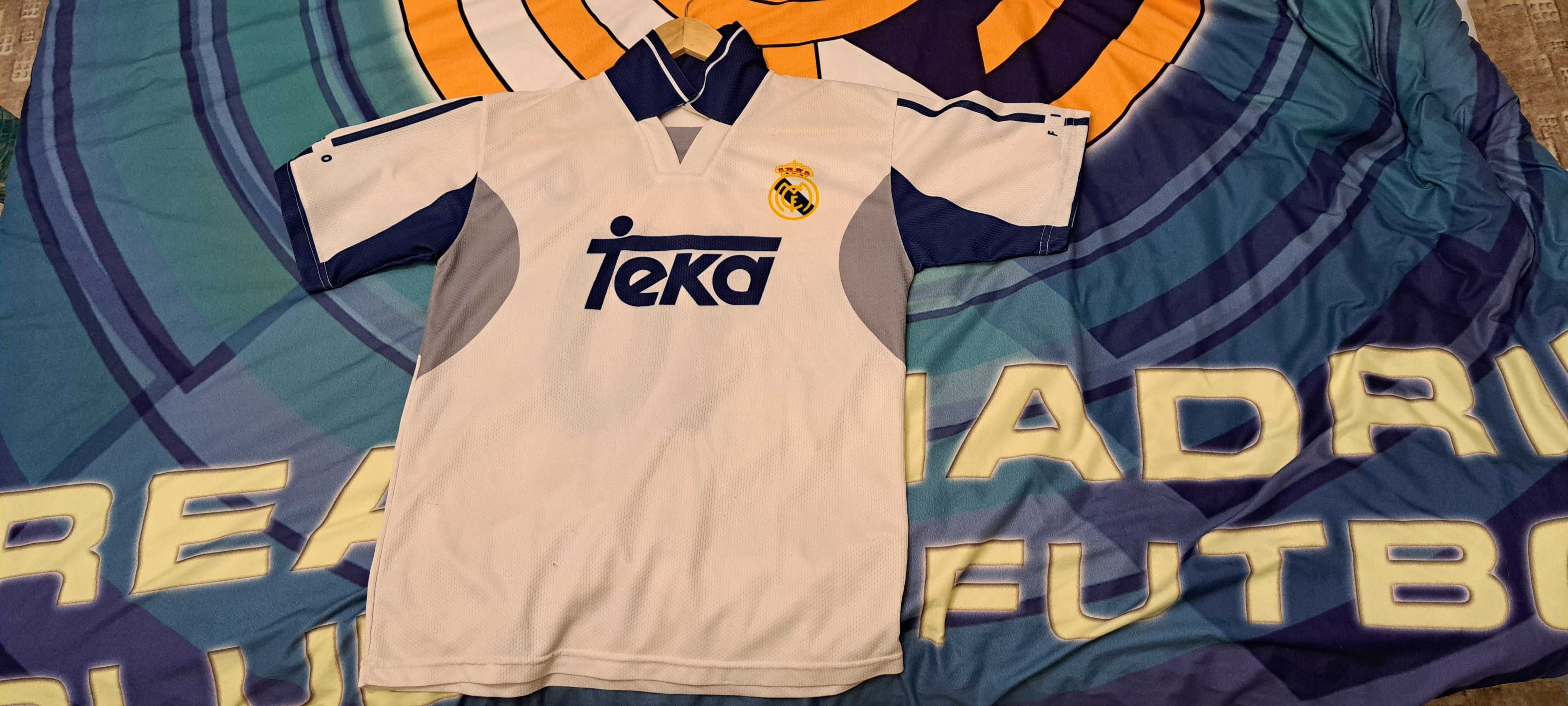 Тениска на Реал Мадрид на Луиш Фиго