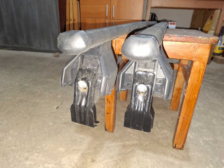 Vand bara transversala pt. Logan (adaptabil la alte caroserii) 150lei.