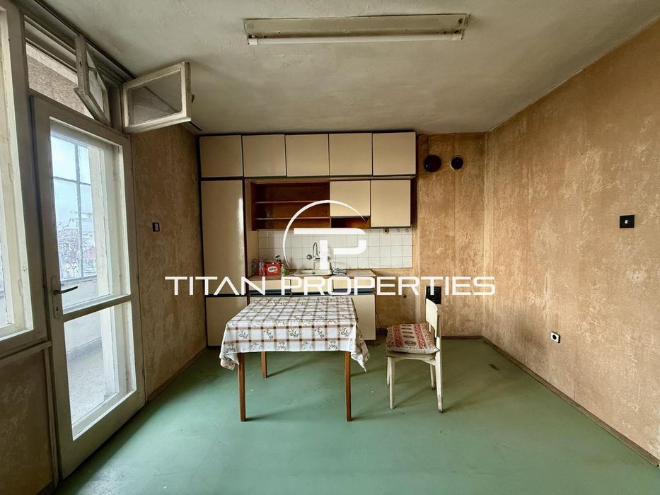 Тристаен апартамент в кв. Каменица 1