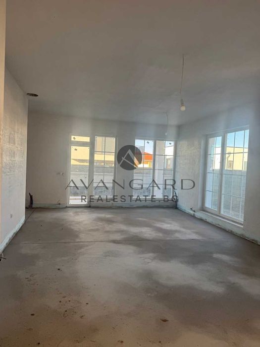 оф.24456 Къща с гараж и три паркоместа/ Белащица