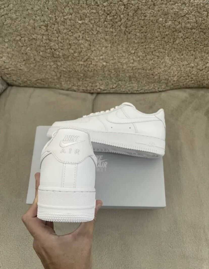 Nike Air Force 1 Triple White