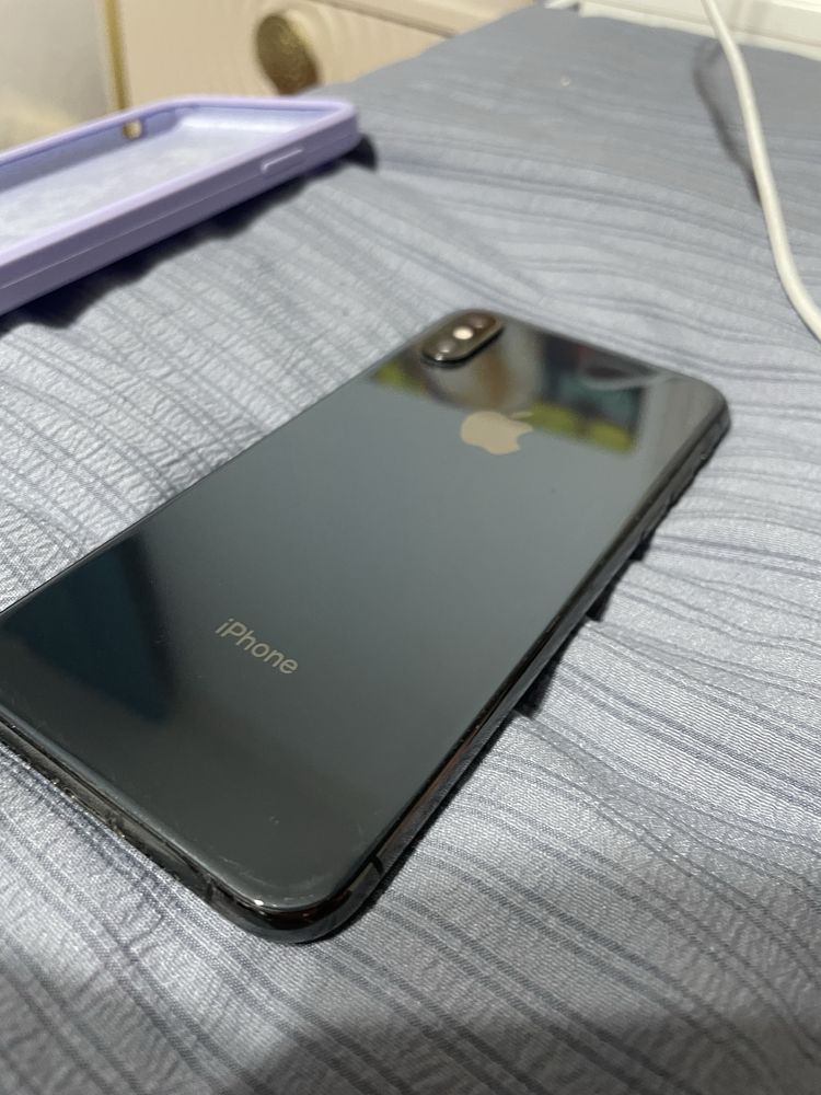 iPhone Xs/64гб/81%