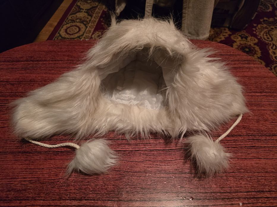 Caciula imblanita dama