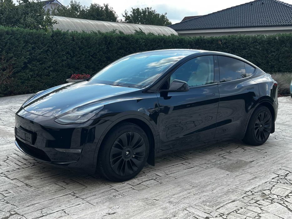 Tesla Model Y Long Range