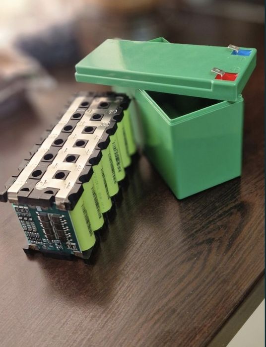 Acumulator Li-Ion 12V 18Ah pentru masinute,barcute pescuit,UPS,etc.