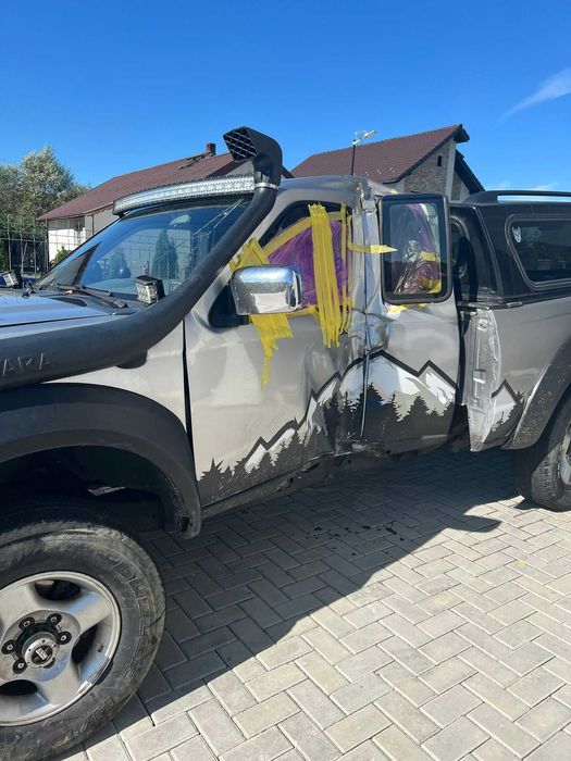 Nissan Navara avariat
