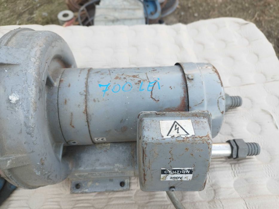Pompa electrica de aerisit oxigenat lacuri iazuri heleștee