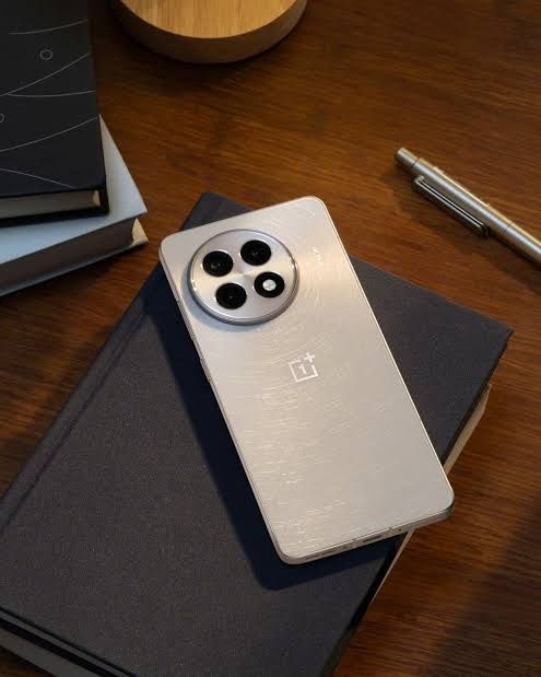 Oneplus ace 5 Titanium 12+12gb/256gb