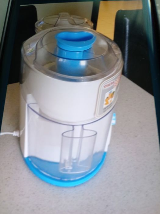 Vând storcator folositor