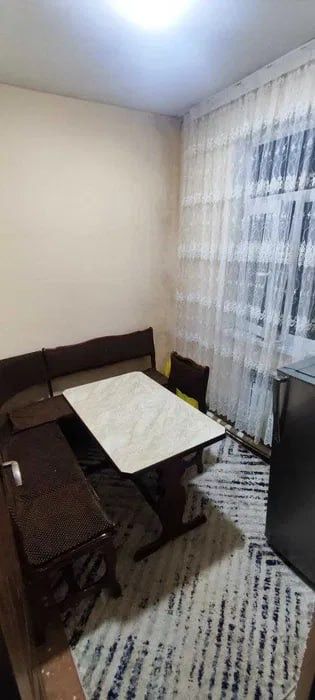 Срочно 2 xonali квартира сотилади