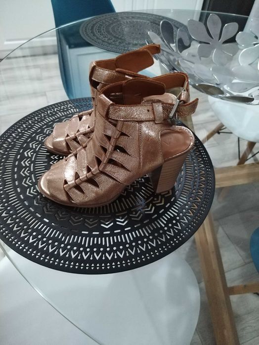 Sandale piele ,comfortabile