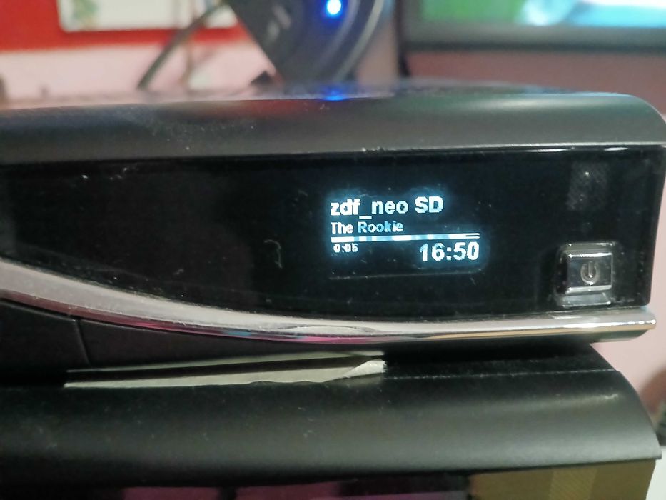 Продавам Dreambox DM800HD