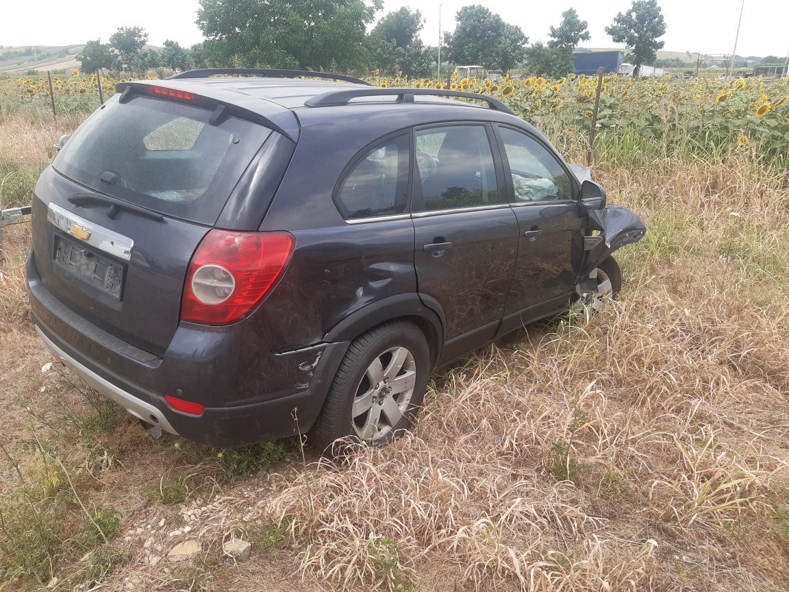 Dezmembrez Chevrolet captiva