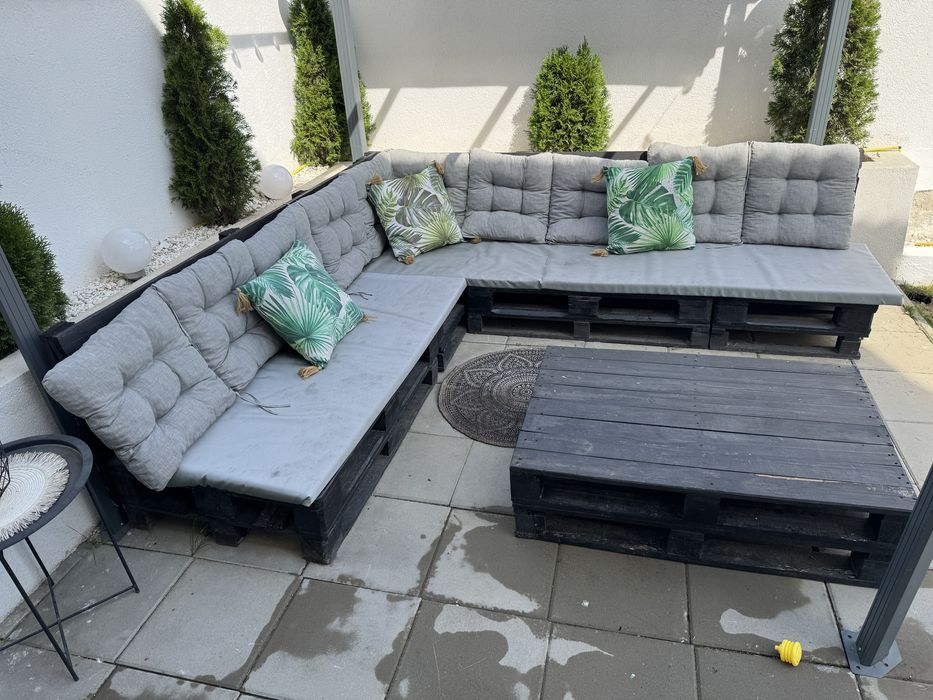 Coltar paleti lemn pt gradina 270x240 plus masa