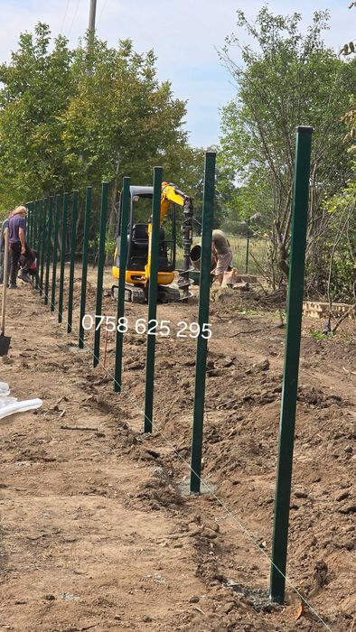Panou gard bordurat zincat + vopsit / plasa pentru gard.  Stalp gard
