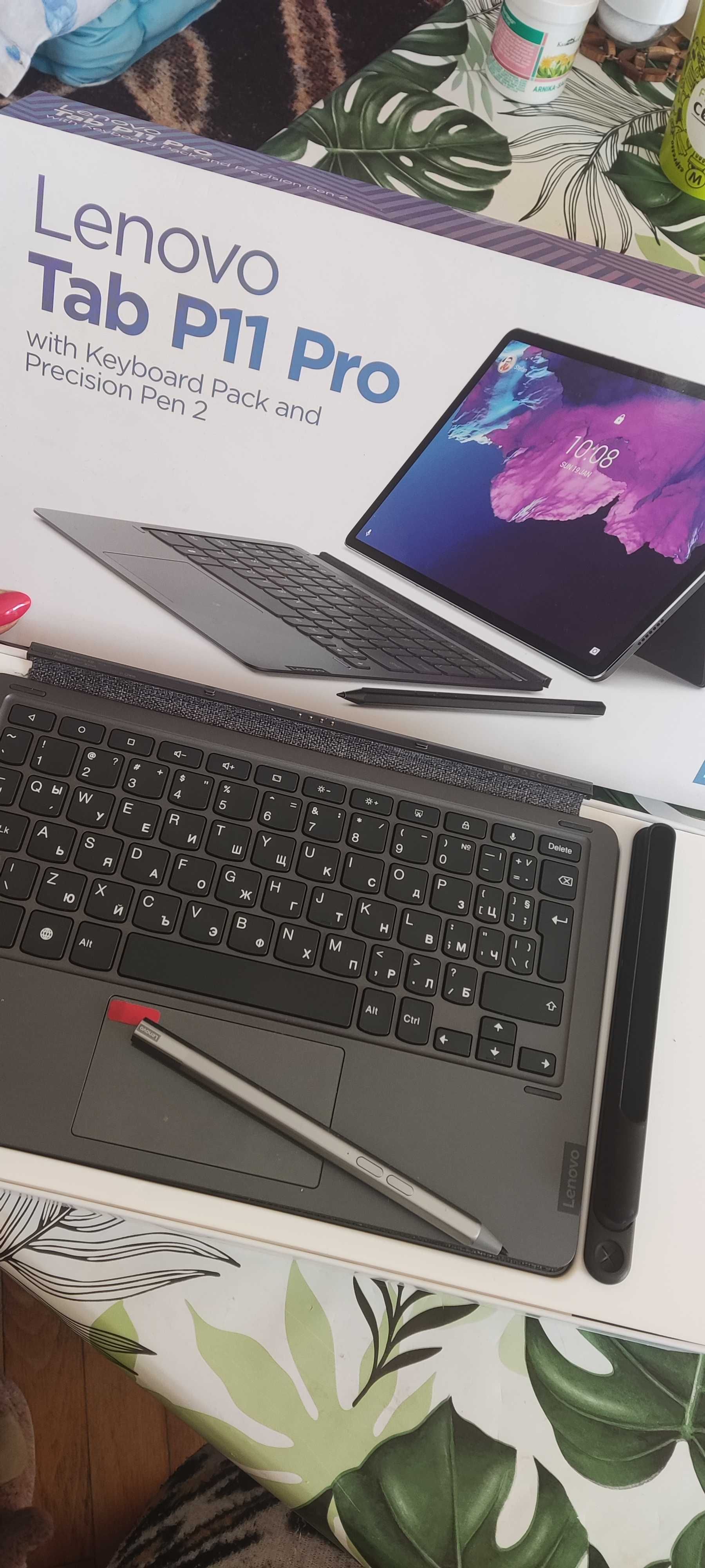 Продавам оригинална писалка и клавиатура за таблет LENOVO Tab P11 Pro