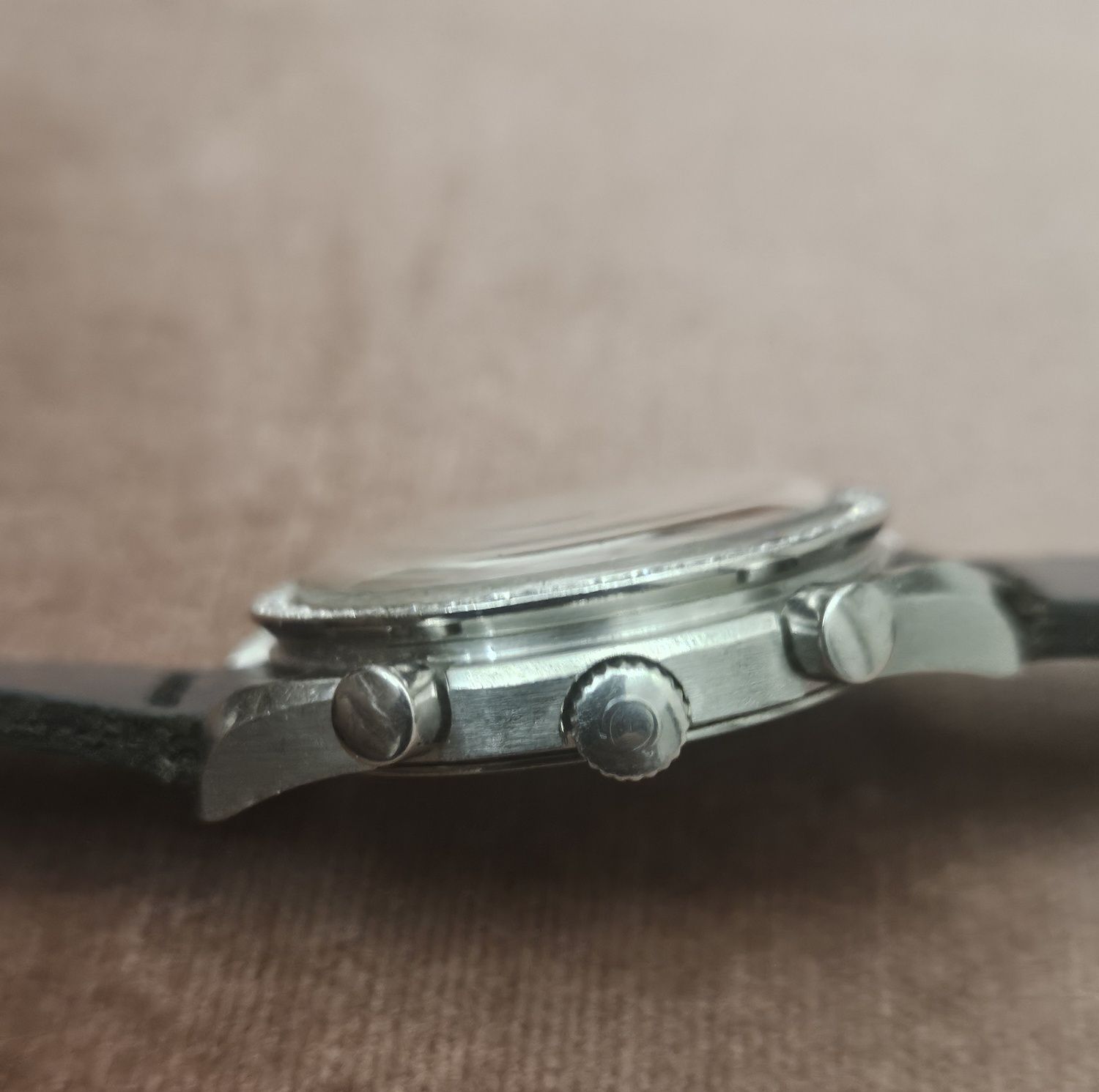 Omega hronograf Diamond ръчен часовник.