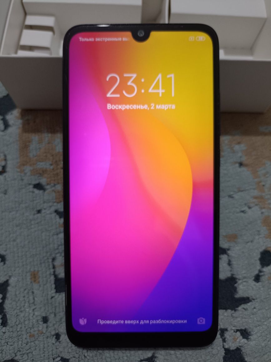 Продам смартфон XIAOMI Redmi 7