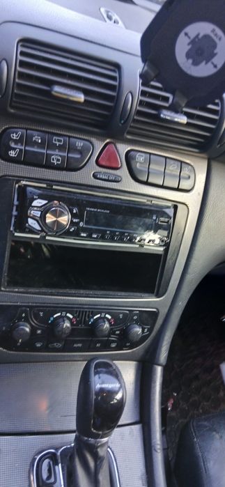 Mercerdes c200 върви продава се поради купуването на джип