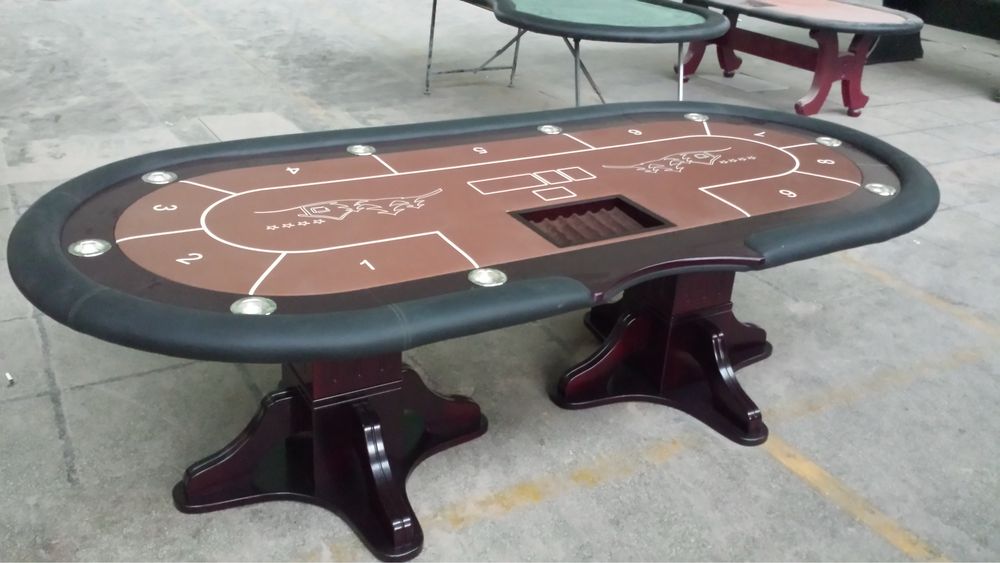 Mese poker la comanda CustomTables.eu customizate si stoc masa poker