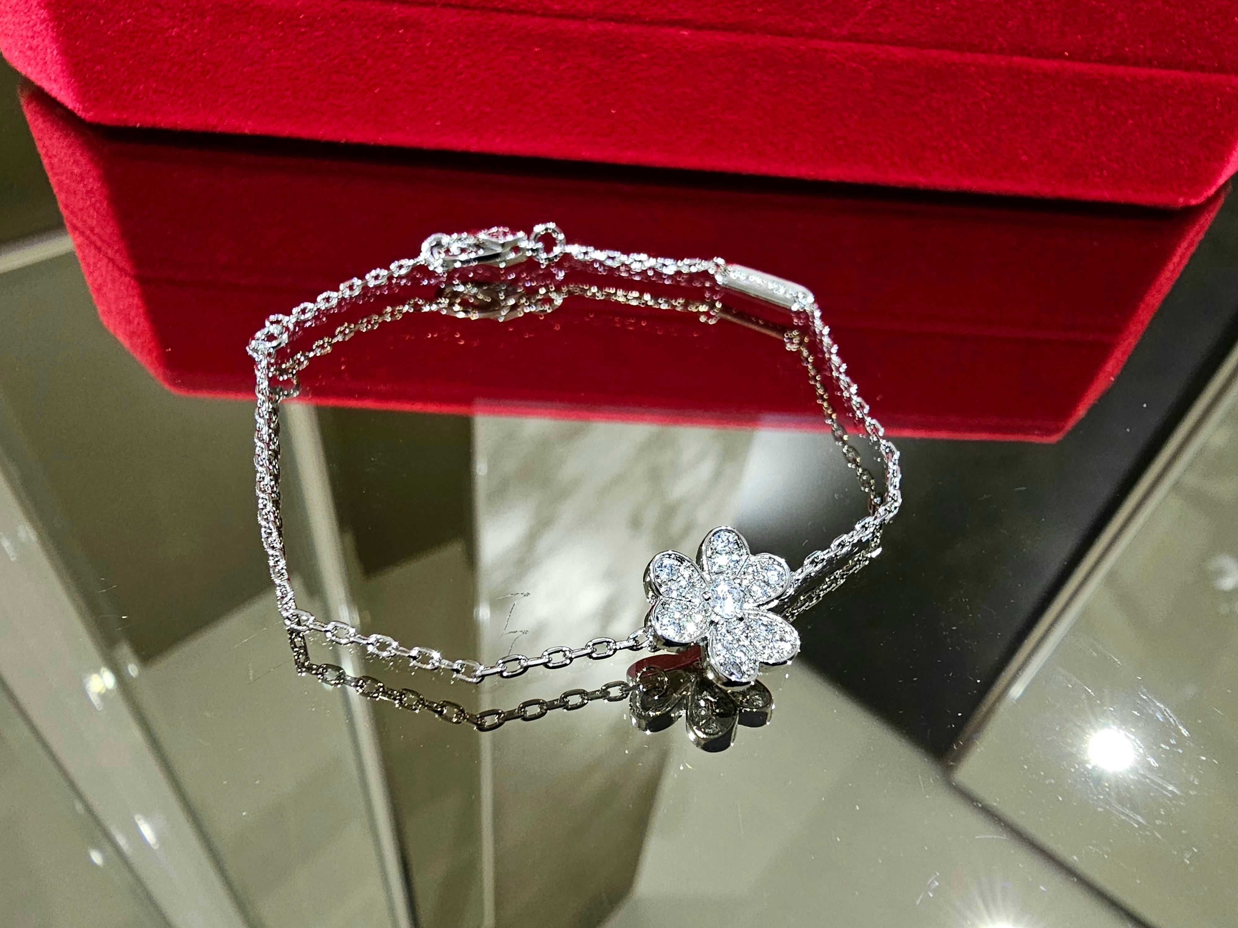 Van Cleef & Arpels VCA Silver Mini Frivole Diamond Дамска Гривна