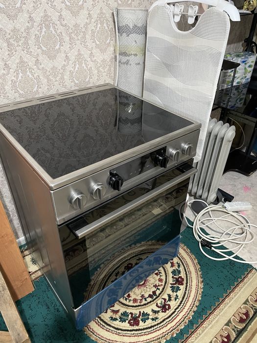 Проодается плита стеклокерамический. Фирма Gorenje