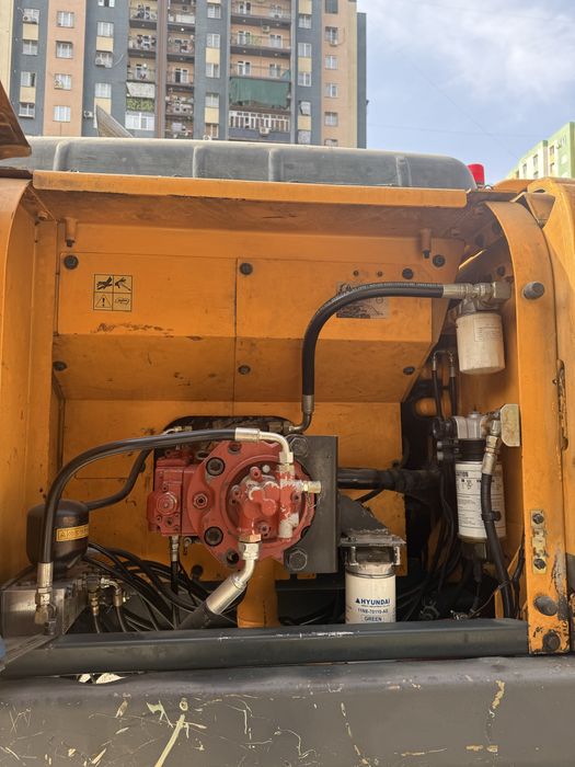 Продоется HYUNDAI R220 LC