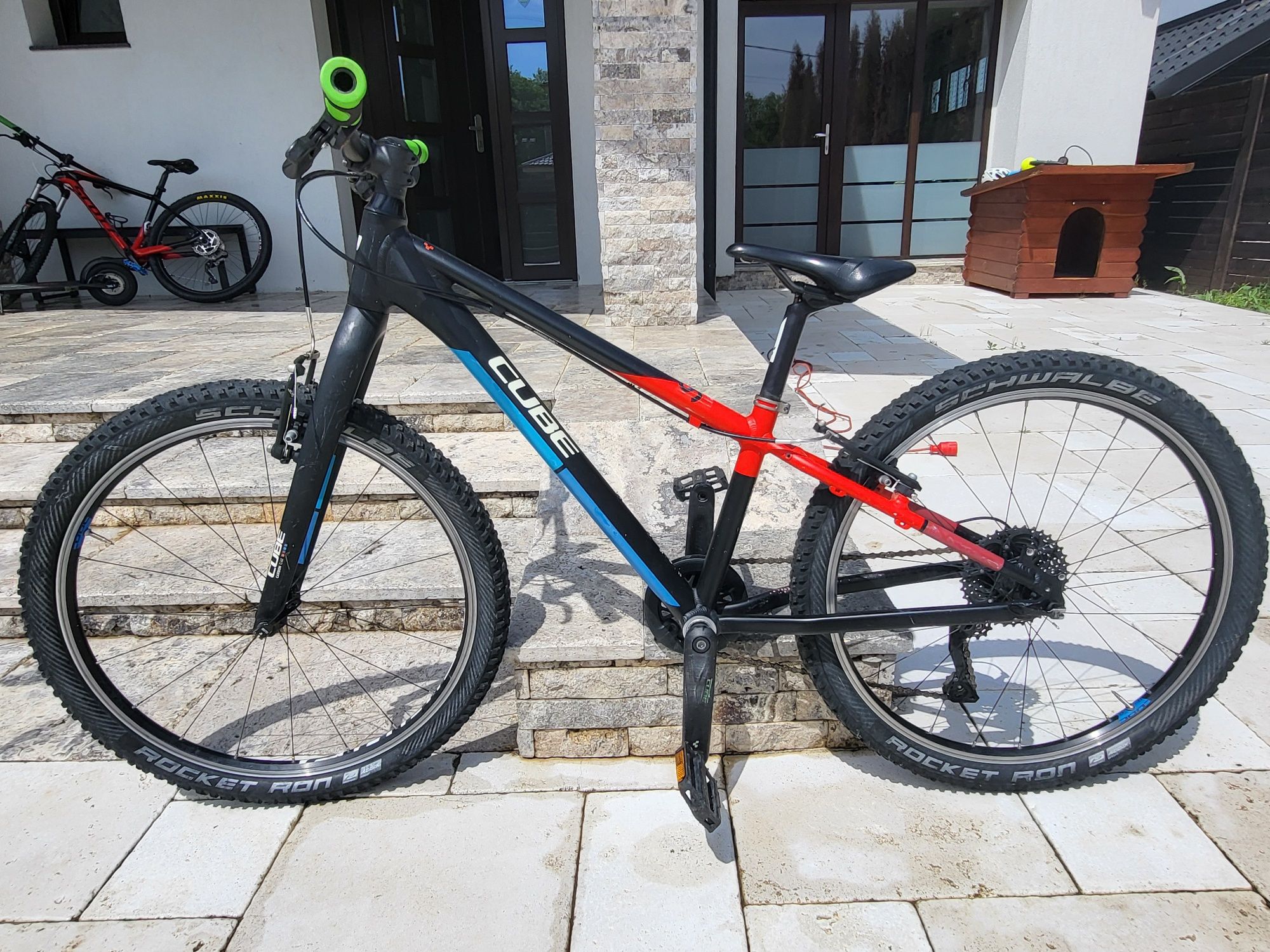 Vând bicicletă Cube Reaction  240 SL