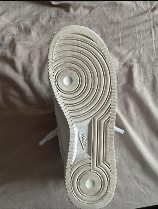 Adidasi Nike albi