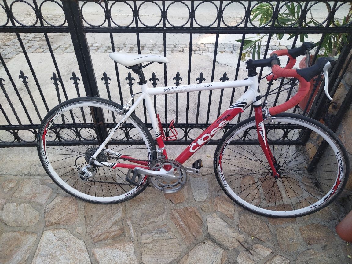 Шосеен велосипед cross peloton алуминиев