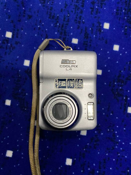 nikon coolpix L4