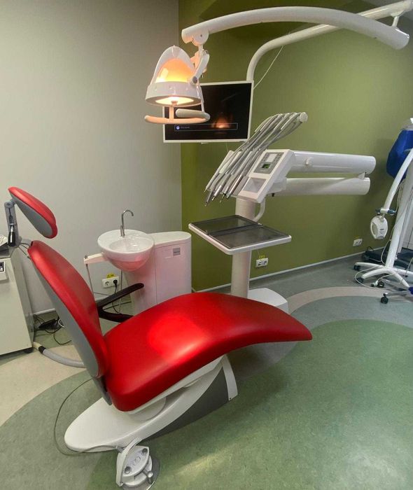 Unit stomatologic Diplomat Chirana DE170 – 2006  3250–5000 €