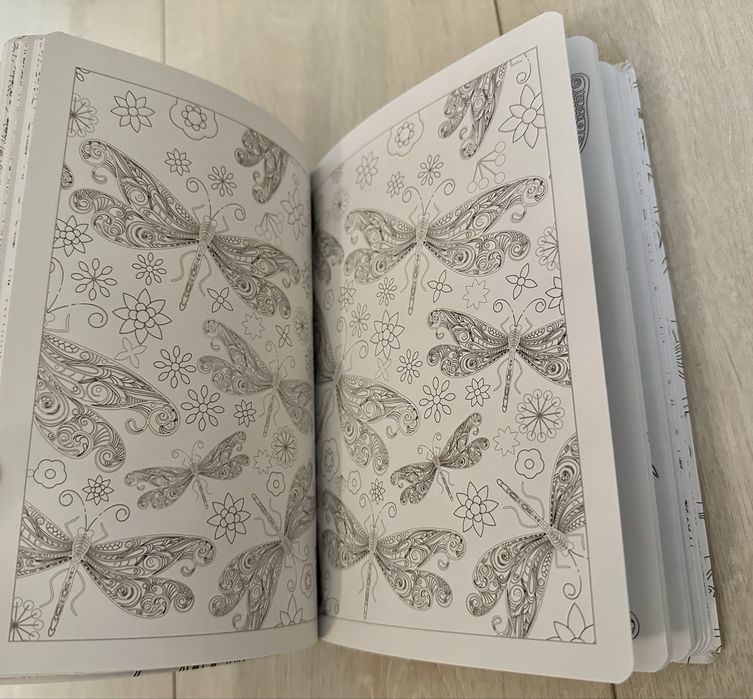 Minunile naturii, carte de colorat pt. adulți cu 100 desene antistres