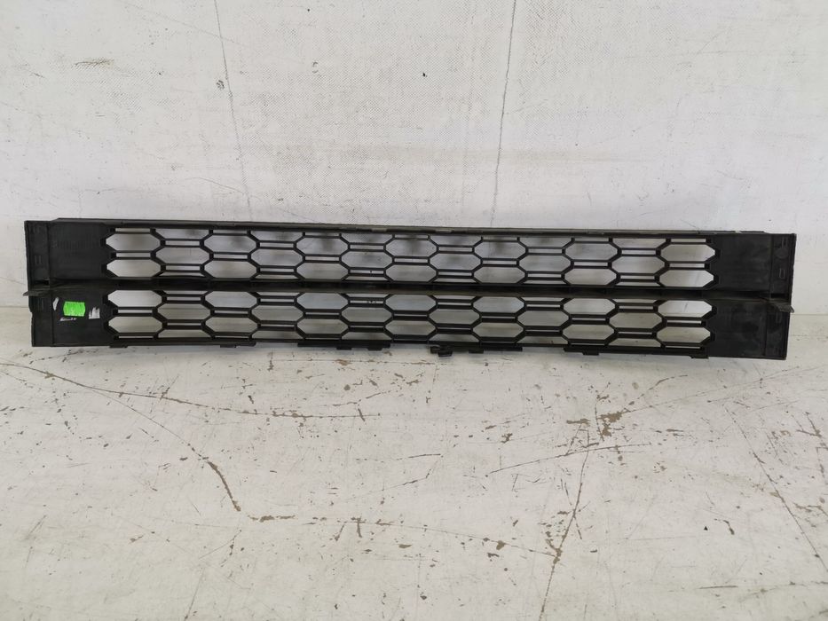 Долна решетка Шкода Октавия 3 / Skoda Octavia 3 [фейслифт] [ - ] Ориги